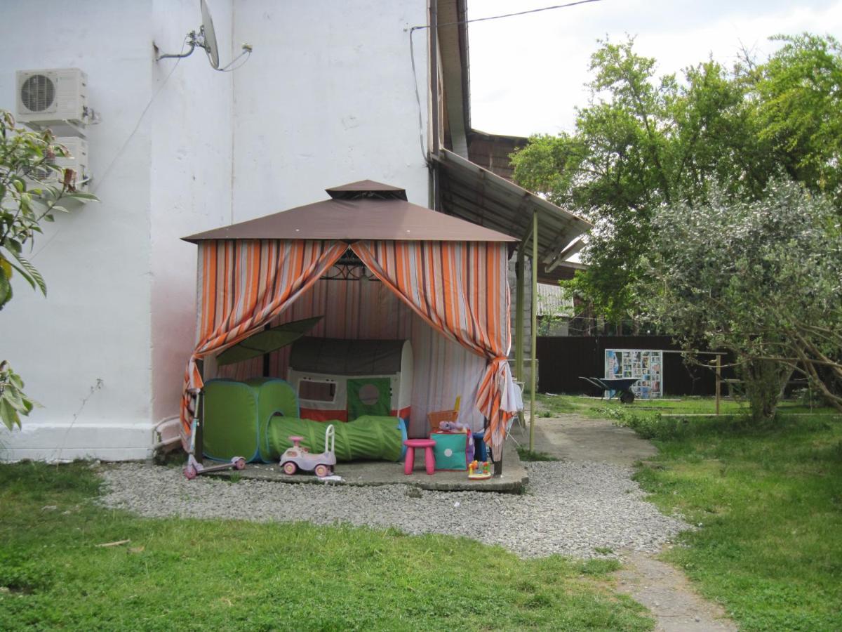 Guest House Inkit Pizunda Exterior photo